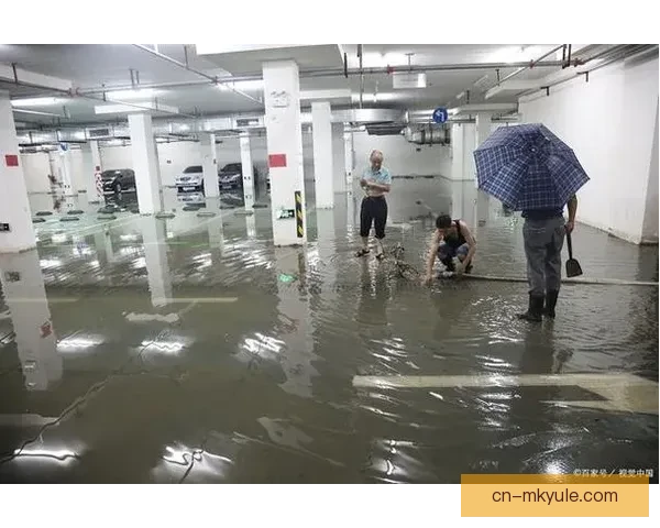 地板渗水吉晋战延迟一小时开赛