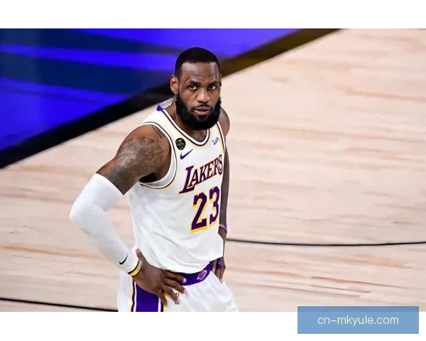 詹姆斯成NBA年长三双缔造者