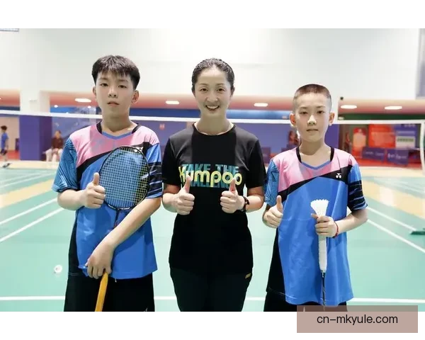 羽毛球女双“玩笑”成真 齐踏上东运舞台
